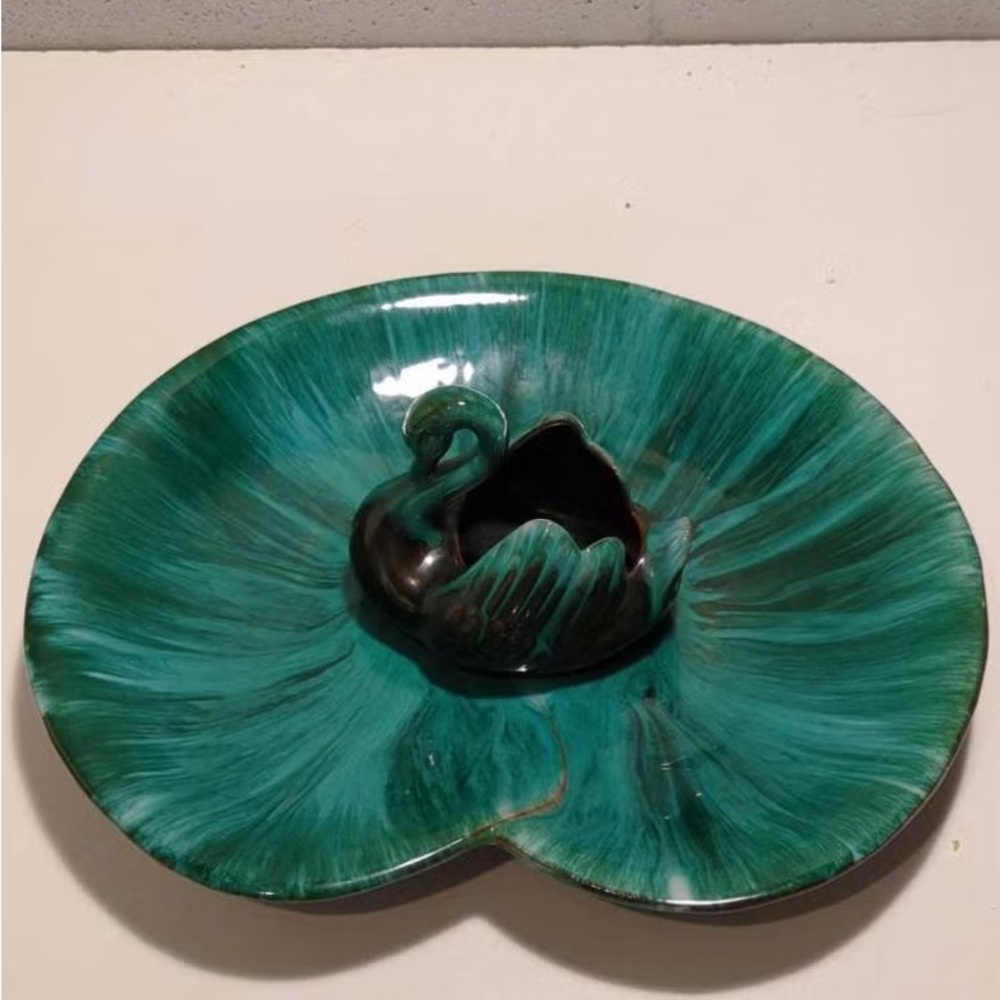 Vintage Blue Mountain Pottery Swan Console Bowl – Rare Green Glaze